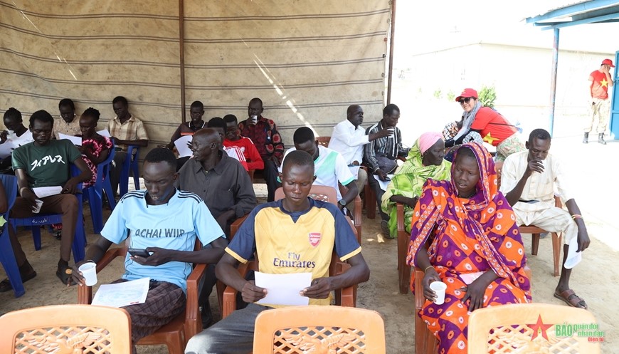 /UploadStore/admin/231120 Kham benh mien phi tai Abyei/05.jpg